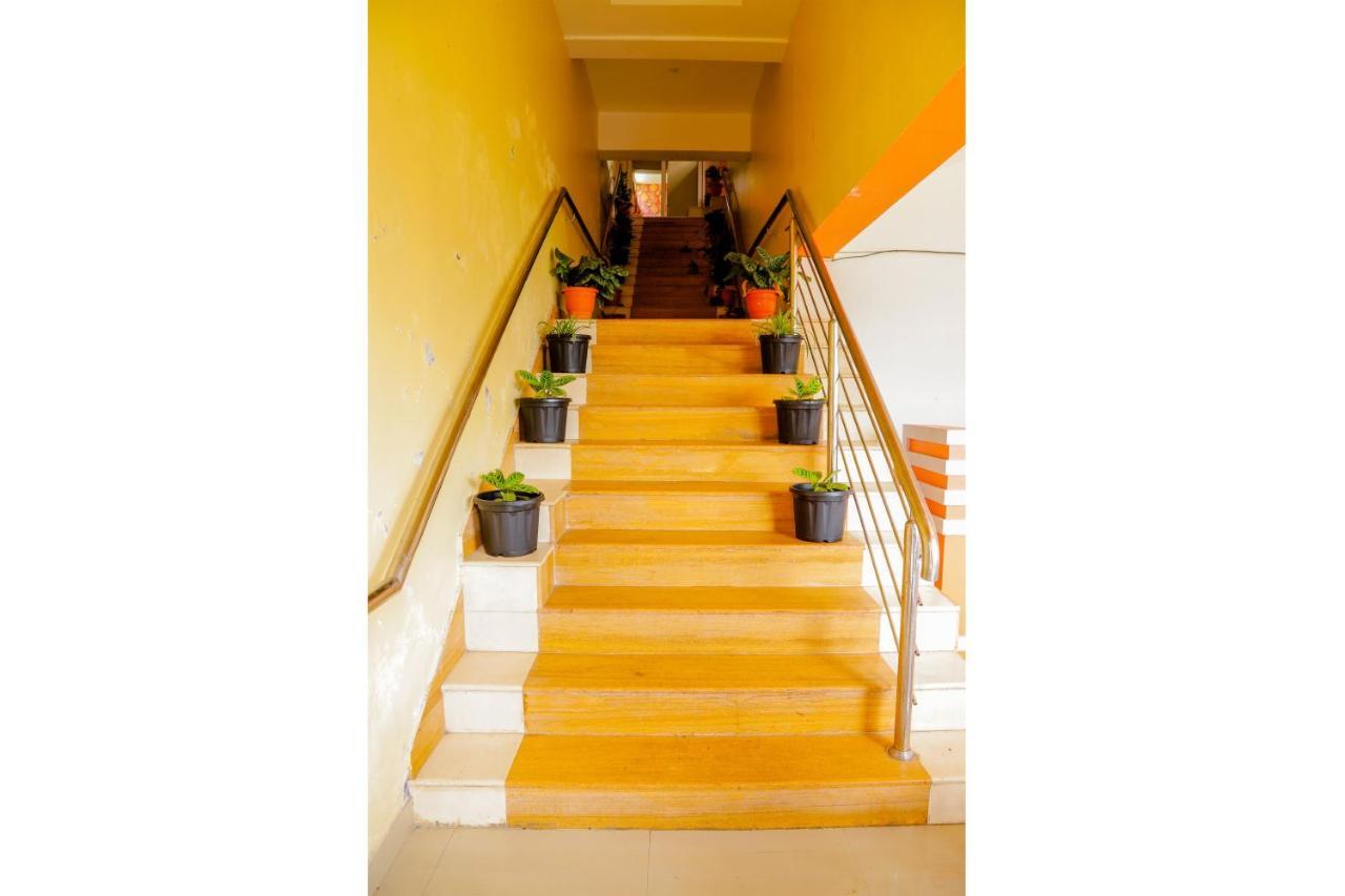 Hotel Jk Grand Йеркауд Екстериор снимка