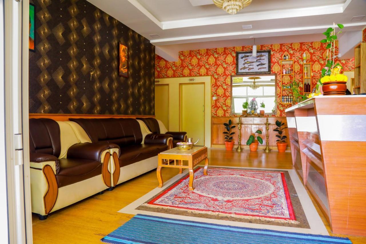 Hotel Jk Grand Йеркауд Екстериор снимка